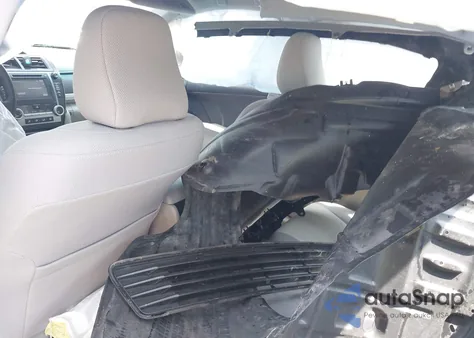 2014 Toyota Camry Le z USA, uszkodzony, nr VIN 4T4BF1FK9ER417320